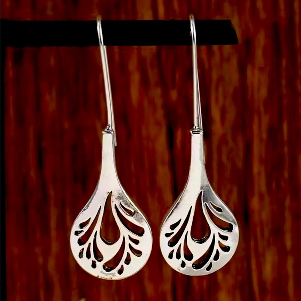 Gorgeous Teardrop Earrings